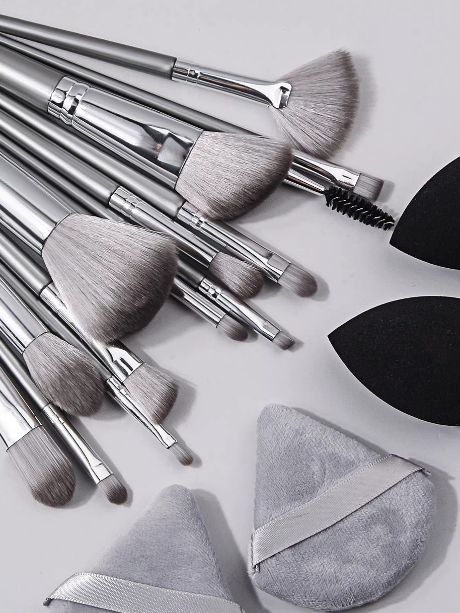 14 pieces Makeup Brush Set Portable Soft Makeup Tool & 2 pieces Wet Wet Dual Use Makeup Egg & 2 pieces Triangle Sponge Makeup Powder Puff