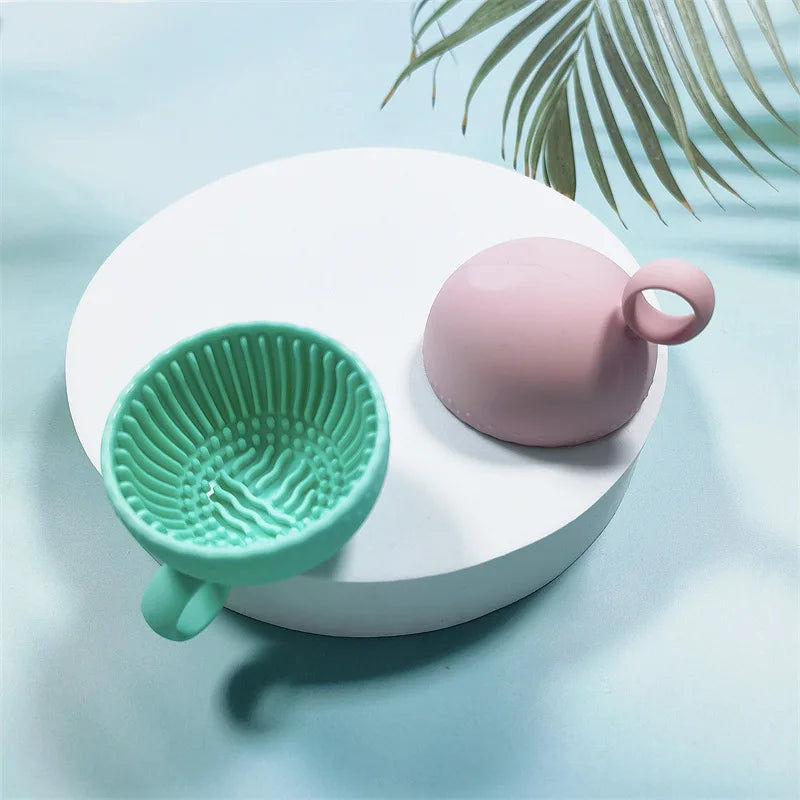 Silicone Cosmetic Brush Cleaning Bowl Efficient & Portable & Reusable Makeup Brush Cleaning Cup  Makeup Egg Wash Tool